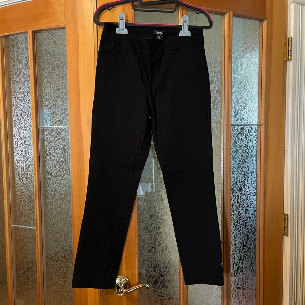 Jones&Co black Capri pants***